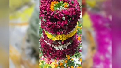 Aaj Ka Darshan: मंगला आरती के बाद खुला गर्भगृह, जलाभिषेक के लिए लगी लंबी कतार